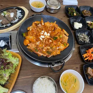 강변마을 사진