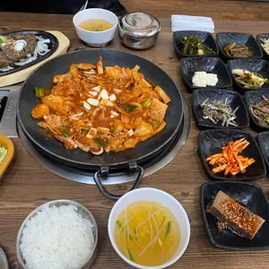 강변마을 사진