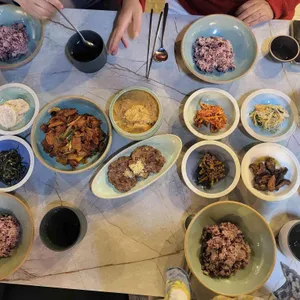 감성식탁 사진