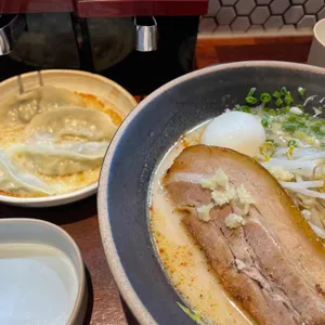 멘야신 사진