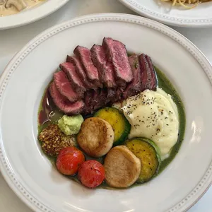 졸리연남 사진