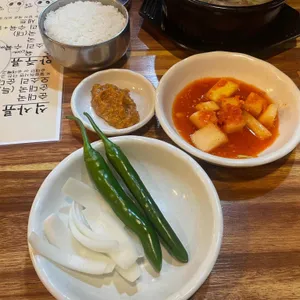 쉼터순대국 사진