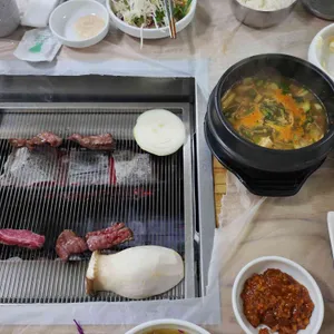 한우숯불갈비 사진