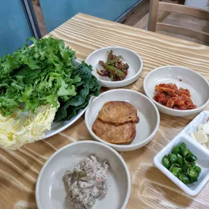 명성보리밥쌈밥 사진