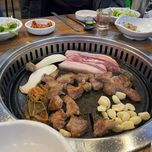 산청엔흑돼지 사진