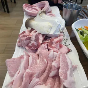 산청엔흑돼지 사진