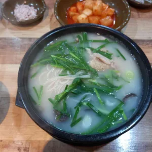 연돼지국밥 사진