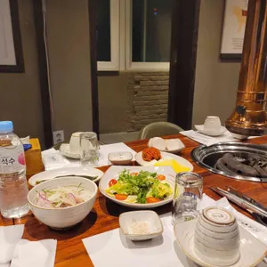 명인등심 사진