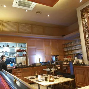 차알 브라운 리뷰 사진