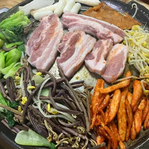 더덕솥뚜껑삼겹살 사진