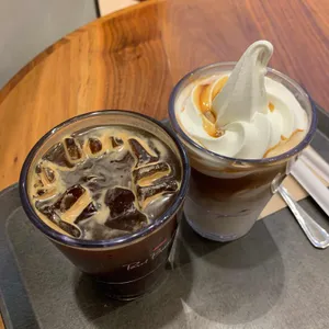 폴바셋 사진
