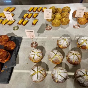 할로우 리뷰 사진