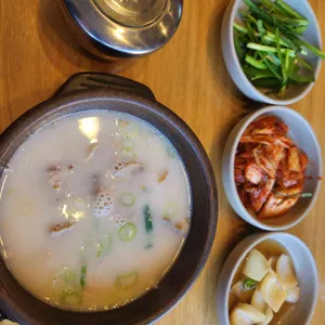 더진국 수육국밥 사진