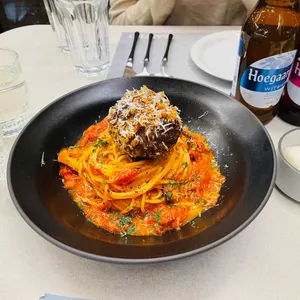 이스트로 사진