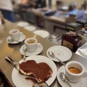 리사르 커피 리뷰 사진