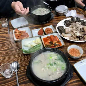 허수아비 병천순대국밥 리뷰 사진