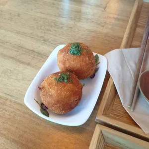 사이 사진