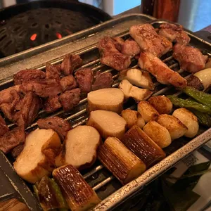 육돼 사진