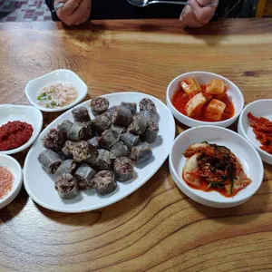 삼돌이 시래기 순대국 사진