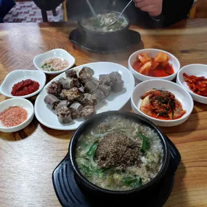 삼돌이 시래기 순대국 사진
