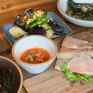 담아래 사진
