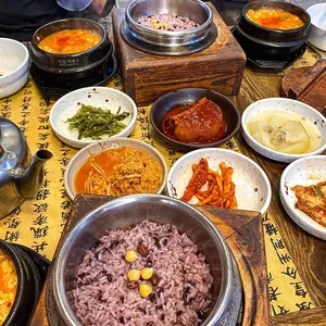 맷돌순두부돌솥밥 사진