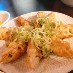 홍경 사진