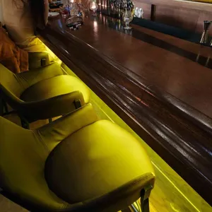 비하인드 리뷰 사진