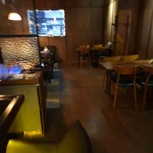 비하인드 리뷰 사진