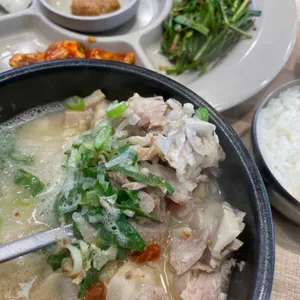밀양돼지국밥 사진
