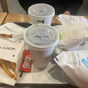 맘스터치 사진
