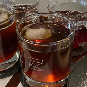 안밀 사진