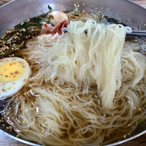 사계절밀면 사진