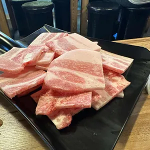 추운돼지 사진