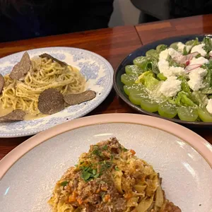 뜨라또리아 단테 사진