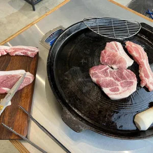 읏듬 사진