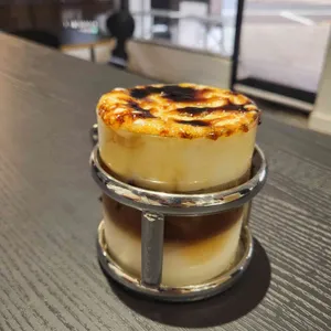 오버트 사진