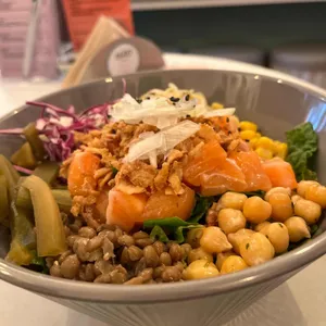 벤자민포케엔샐러드 사진