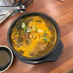 본말감자탕 사진
