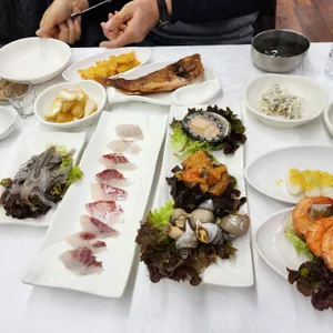 일출횟집 사진