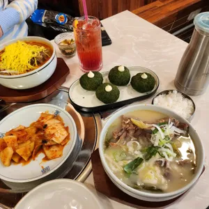 삼삼뼈국 사진