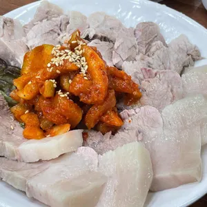 한돈굴보쌈 사진