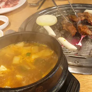 참숯 불타는생고기 사진