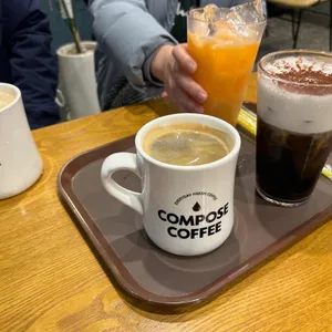 컴포즈커피 사진