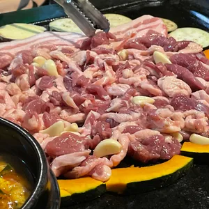 자주오리돌판구이 사진