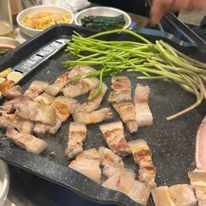 굴다리 식육식당 사진