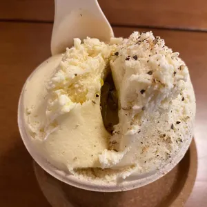 더 마틴 사진