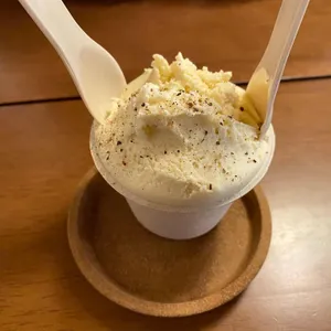 더 마틴 사진