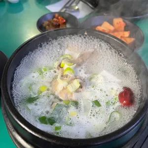 한방정통삼계탕 사진