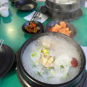 한방정통삼계탕 사진